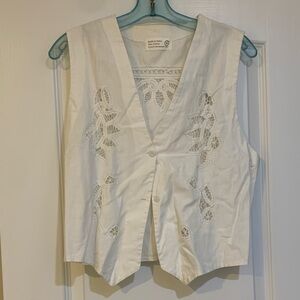 Elegant White Sleeveless Top